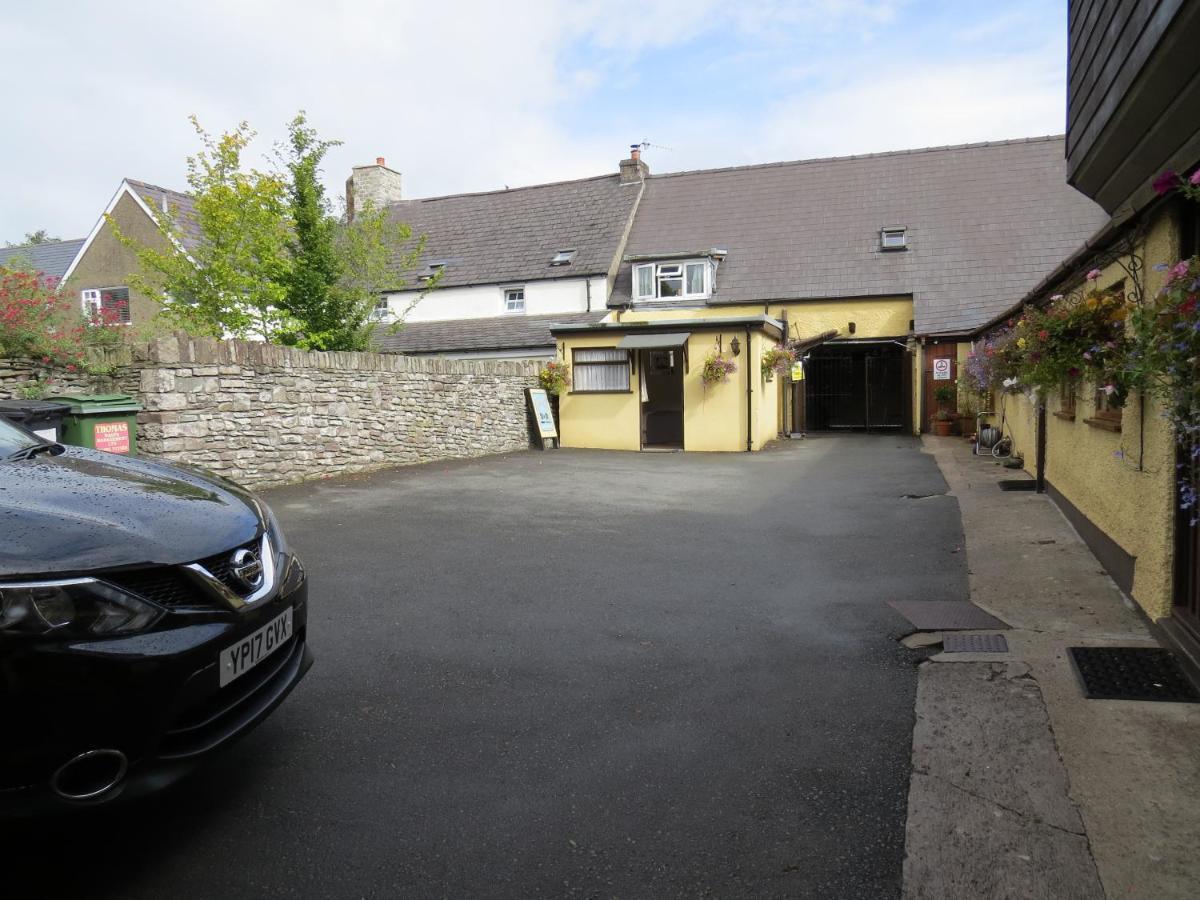 Borderers Inn Brecon Bagian luar foto